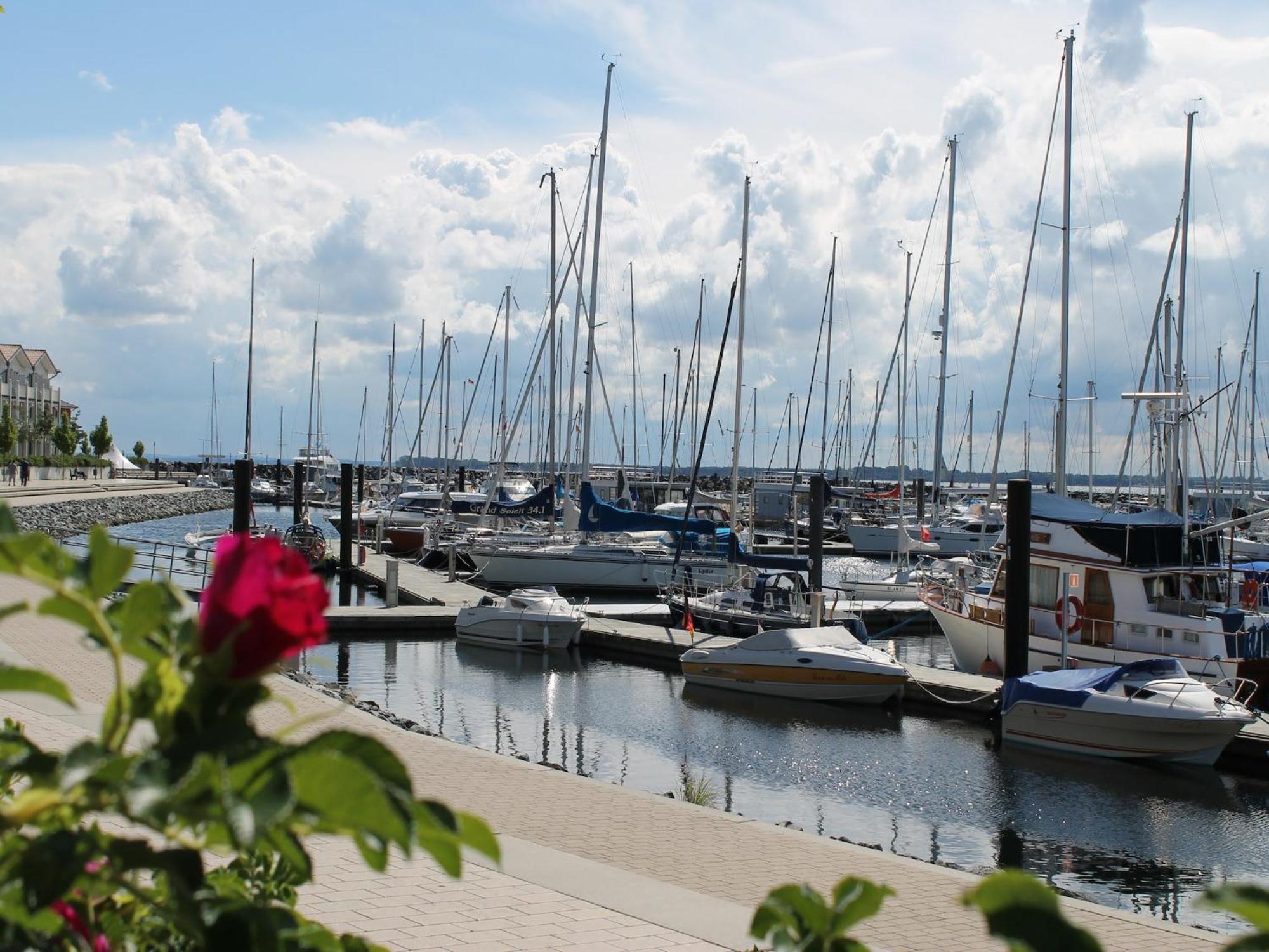 Lovely Bungalow Near Sea In Elmenhorst Kalkhorst Екстериор снимка