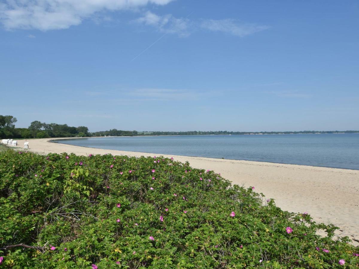 Lovely Bungalow Near Sea In Elmenhorst Kalkhorst Екстериор снимка