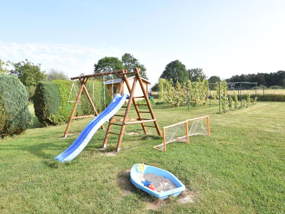 Lovely Bungalow Near Sea In Elmenhorst Kalkhorst Екстериор снимка